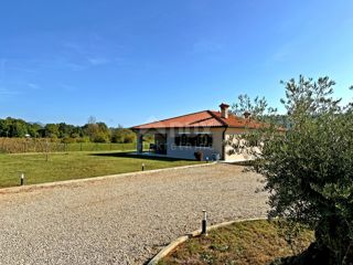 ISTRIA, LABIN - Casa con ampio giardino in periferia
