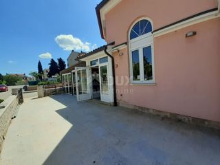 ISTRIA, FAŽANA - Ristorante completamente attrezzato in una posizione attraente