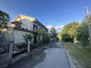 NOVI VINODOLSKI, ZALEĖE, casa con grande potenziale, OCCASIONE