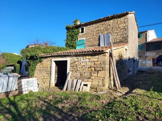 ISTRIA, MOTOVUN - Casa indipendente in pietra con vista su Montona