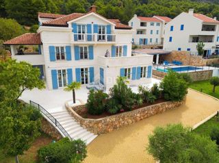 ISOLA DI CRES, CITTÀ DI CRES - Villa unica con piscina