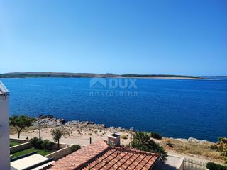 ISOLA DI PAG, POVLJANA - Appartamento con 3 camere da letto in un nuovo edificio, PRIMA FILA AL MARE