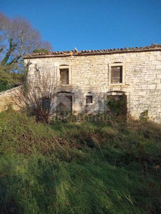 ISTRIA, BARBAN - Casa in pietra da adattamento con terreno