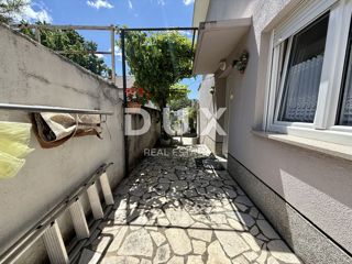 CRIKVENICA - Casa in centro a 80 metri dal mare! Opportunità!