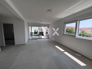 ZADAR, PRIVLAKA - Moderno appartamento a 130 metri dal mare, S4