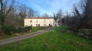ISTRIA, LABIN - Proprietà con due case in pietra indipendenti