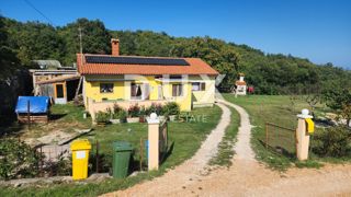 ISTRIA, LABIN - Casa isolata con servizi ausiliari e vista mare