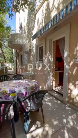 ISTRIA, PREMANTURA - Appartamento al piano terra con parcheggio, 2 camere da letto, 2 bagni, terrazza - VICINO ALLA SPIAGGIA!!