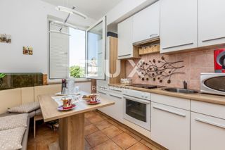 ISOLA DI KRK, NJIVICE - Due appartamenti con vista mare