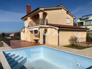 KRALJEVICA, ŠMRIKA - casa indipendente con piscina, garage, giardino e vista mare! OPPORTUNITÀ!