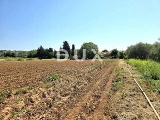 ISTRIA, POMER - Terreno edificabile di 2052m2 vicino alle spiagge e al centro, perfetto per una villa, case vacanze, case familiari, condomini