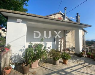 RIJEKA, KASTAV - casa con 2 appartamenti separati + giardino! OCCASIONE!