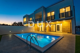 VODICE - villa con piscina