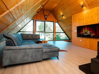 GORSKI KOTAR, MRKOPALJ - casa Gorski kotar recentemente ristrutturata con ampio giardino