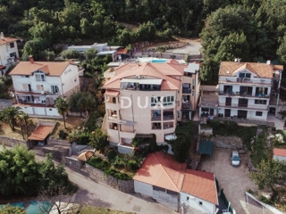 ABBAZIA - appartamento in un edificio residenziale con terrazza chiusa a soli 200 metri dalla spiaggia