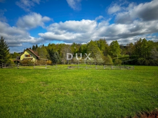 RAVNA GORA, STARI LAZ – terreno edificabile di 1.204 m² per la costruzione di due case vacanze con piscina