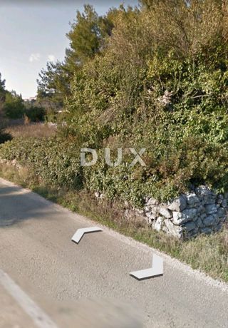 HVAR, CITTÀ VECCHIA, VRBANJ - terreno edificabile di 6.605 m2 per edificio residenziale/appartamenti/casa unifamiliare/villa! OCCASIONE!