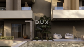 ŠIBENIK, TRIBUNJ – Appartamento di lusso premium al piano terra con piscina