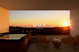 ISTRIA, PARENZO - Casa moderna con piscina e vista mare