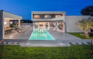 ISTRIA, ROVIGNO - Villa di architettura moderna