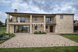 ISTRIA, MARČANA - Casa indipendente in pietra con potenziale