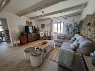 ISTRIA, PARENZO - Casa bifamiliare vicino a Parenzo