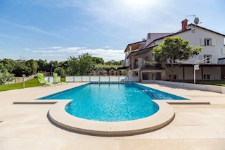 ISTRIA, BANJOLE Incantevole casa con piscina con 3000 m2 di giardino - VISTA MARE!