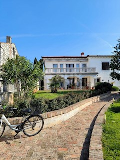 ISTRIA, UMAGO - Lussuosa villa prima fila al mare!