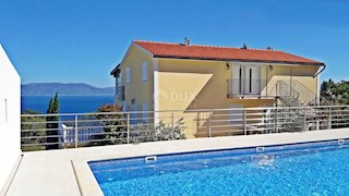 ISTRIA, RABAC - Spaziosa casa con piscina