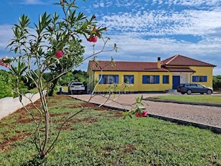 ISTRIA, LABIN - Casa con un giardino irresistibilmente spazioso