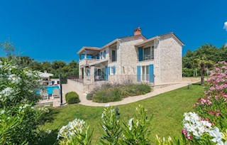 ISTRIA, VIŠNJAN - Villa in pietra con vista mare