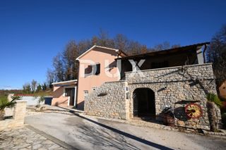 ISTRIA, PAZIN - Casa in pietra con taverna immersa nella natura!