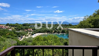 ISTRIA, RABAC - Palazzina a 70 metri dal mare