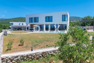 CRIKVENICA RIVIJERA - splendida costruzione di nuova costruzione con vista e piscina