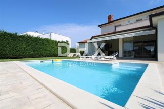 ISTRIA, PARENZO - Villa moderna vicino al mare e alla città