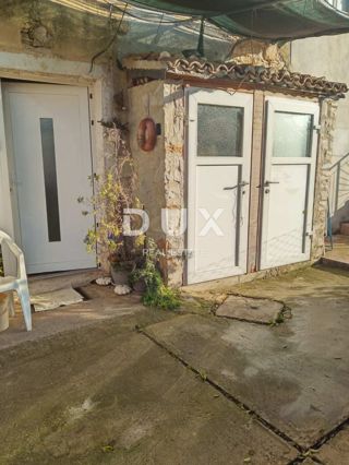 ISTRIA, PARENZO (dintorni) - Casa in pietra ristrutturata