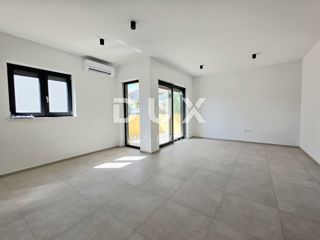 ISTRIA, ŠTINJAN - Una combinazione perfetta di lusso e comfort, appartamento 2SS+DB con garage privato a soli 500 metri da spiagge ben curate e lunghe passeggiate in riva al mare