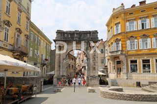 ISTRIA, POLA - Appartamento in centro città 70 m2 - ZONA PEDONALE!!