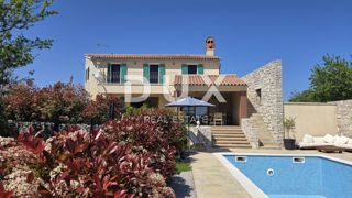 ISTRIA, LABIN - Casa mediterranea in pietra con piscina e fantastica vista sul mare
