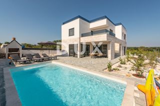 ZADAR, POLJICA BRIG-VILLA DI LUSSO CON PISCINA 