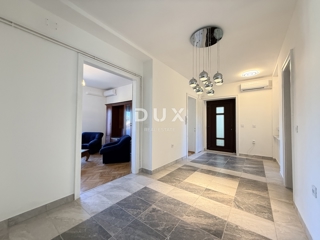 RIJEKA, POTOK - arredato 3 camere da letto + soggiorno con garage e 3 balconi, 2 bagni