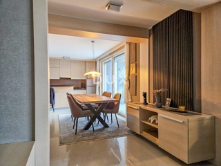 POLA, PJEŠČANA UVALA - appartamento superbamente arredato con terrazza a soli 150 metri dal mare, parcheggio