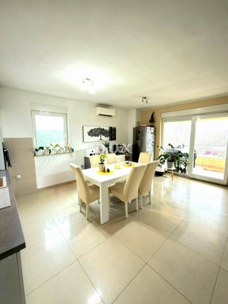 POLA, ŠIJANA - 3 camere da letto + bagno e un appartamento familiare su due piani in una posizione ricercata