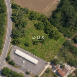 ISTRIA, BANJOLE - Terreno a destinazione commerciale adiacente a una strada trafficata