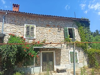 ISTRIA, VALBANDON - Casa istriana con giardino + terreno edificabile 1917 m2 - VICINO AL MARE!!