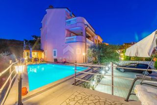 CRIKVENICA- Bella villa con 3 appartamenti e piscina