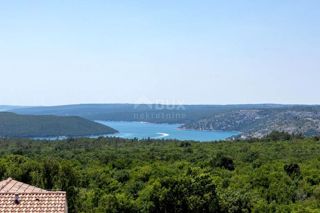 ISTRIA, RABAC - Terreno con permesso e vista mare