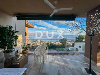 OPATIJA, CENTRO - confortevole appartamento con piscina, terrazza e ottima vista sul mare