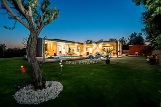 ISTRIA, SVETVINČENAT - Casa con piscina