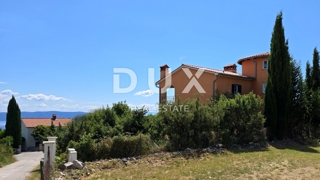 ISTRIA, LABIN - Spaziosa casa con piscina e vista mare